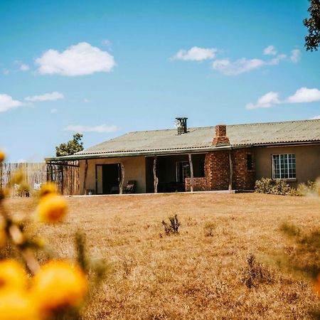 The Ranch House At African Safari Lodge เกรแฮมส์ทาวน์ ภายนอก รูปภาพ