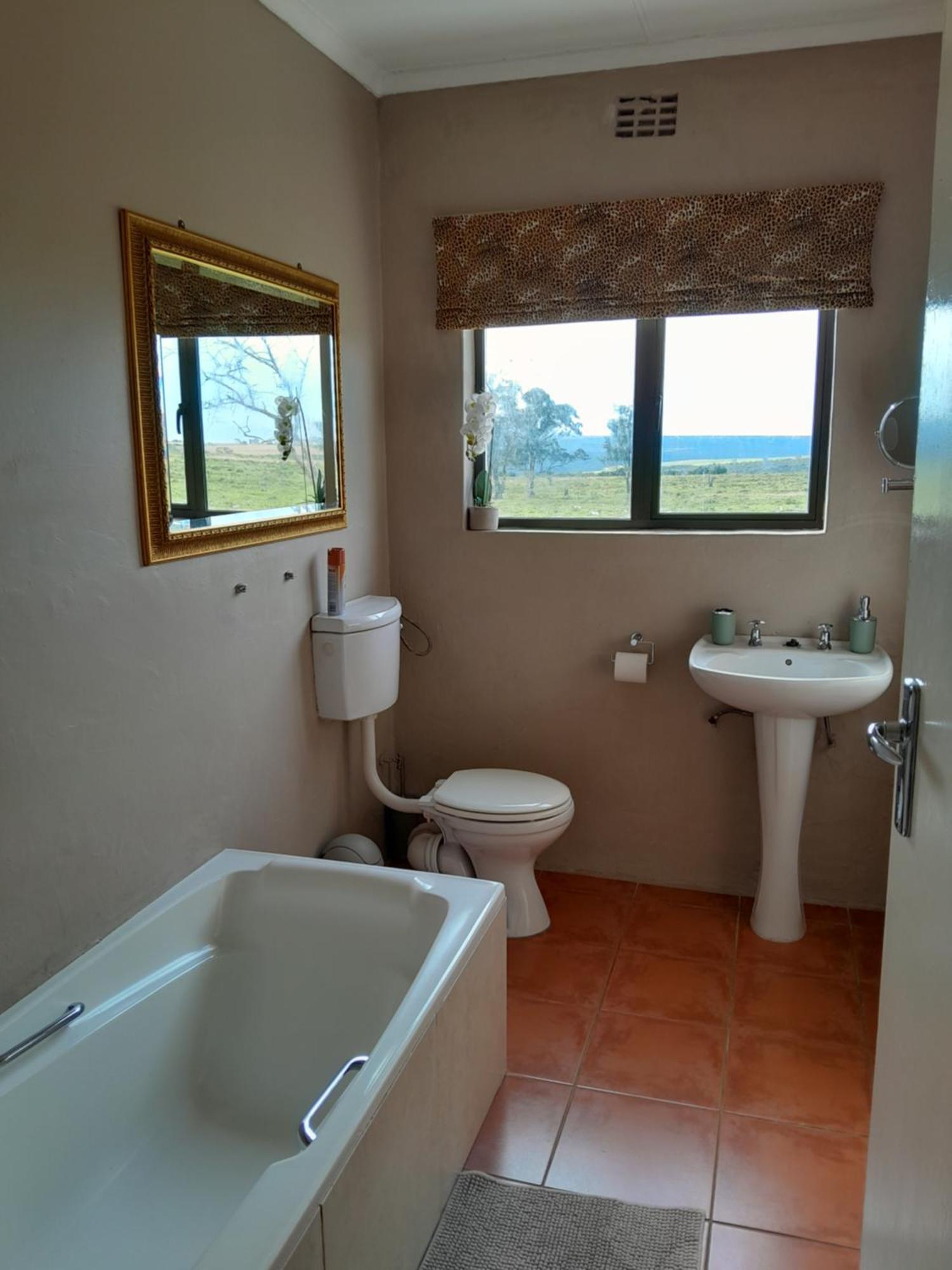 The Ranch House At African Safari Lodge เกรแฮมส์ทาวน์ ภายนอก รูปภาพ