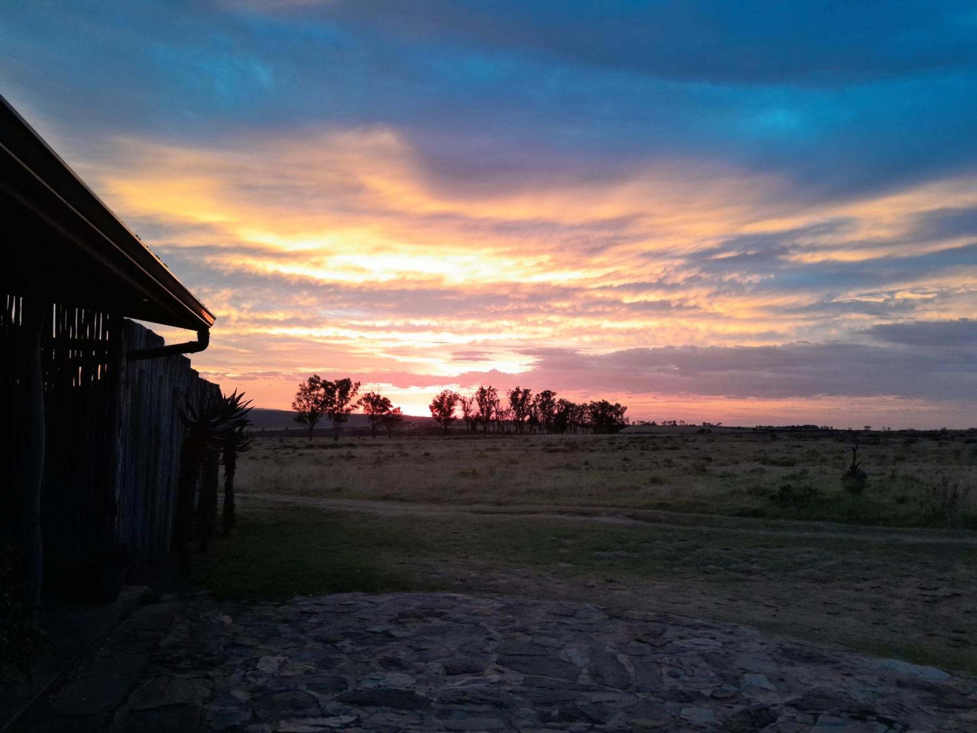 The Ranch House At African Safari Lodge เกรแฮมส์ทาวน์ ภายนอก รูปภาพ